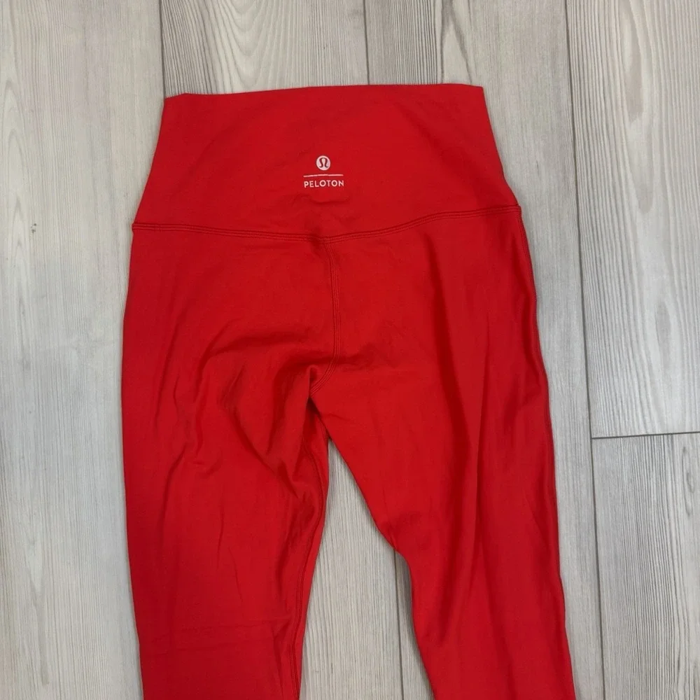 Lululemon X Peloton Size‎ 8 Align HR 25